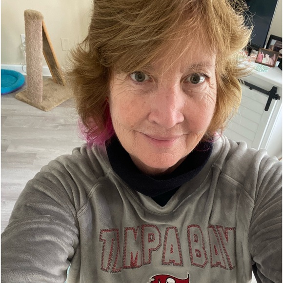 Meet your Posher, Cathy - Picture 2 of 8